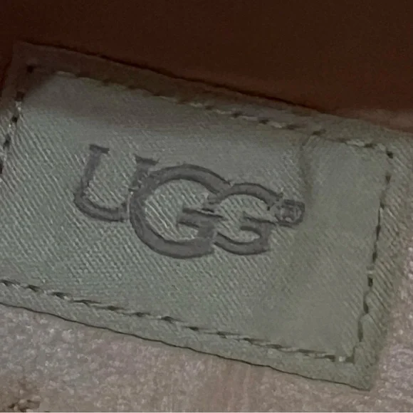 UGG Sammy Silver Metallic Chevron Slip-On Comfort Sneakers Shoes Women’s 8.5 - Picture 14 of 16